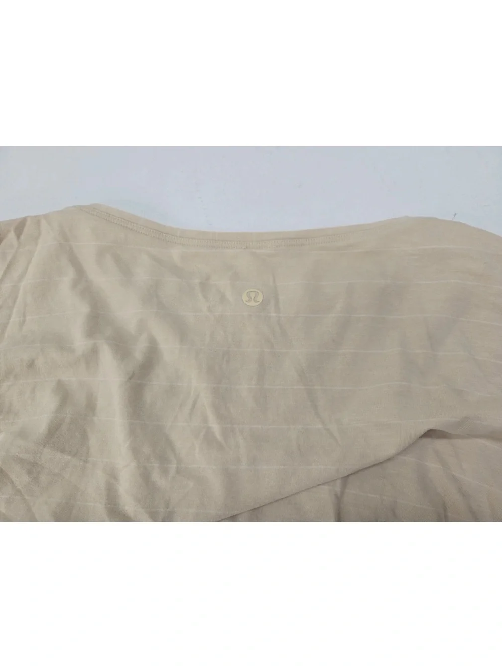 Lululemon Back In Action Short Sleeve Shirt Stripe Tan Size 8/10 Womens - Picture 3 of 5